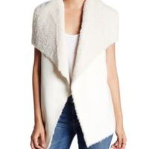 Romeo + Juliet Coutour Faux Fur Vest Ivory M